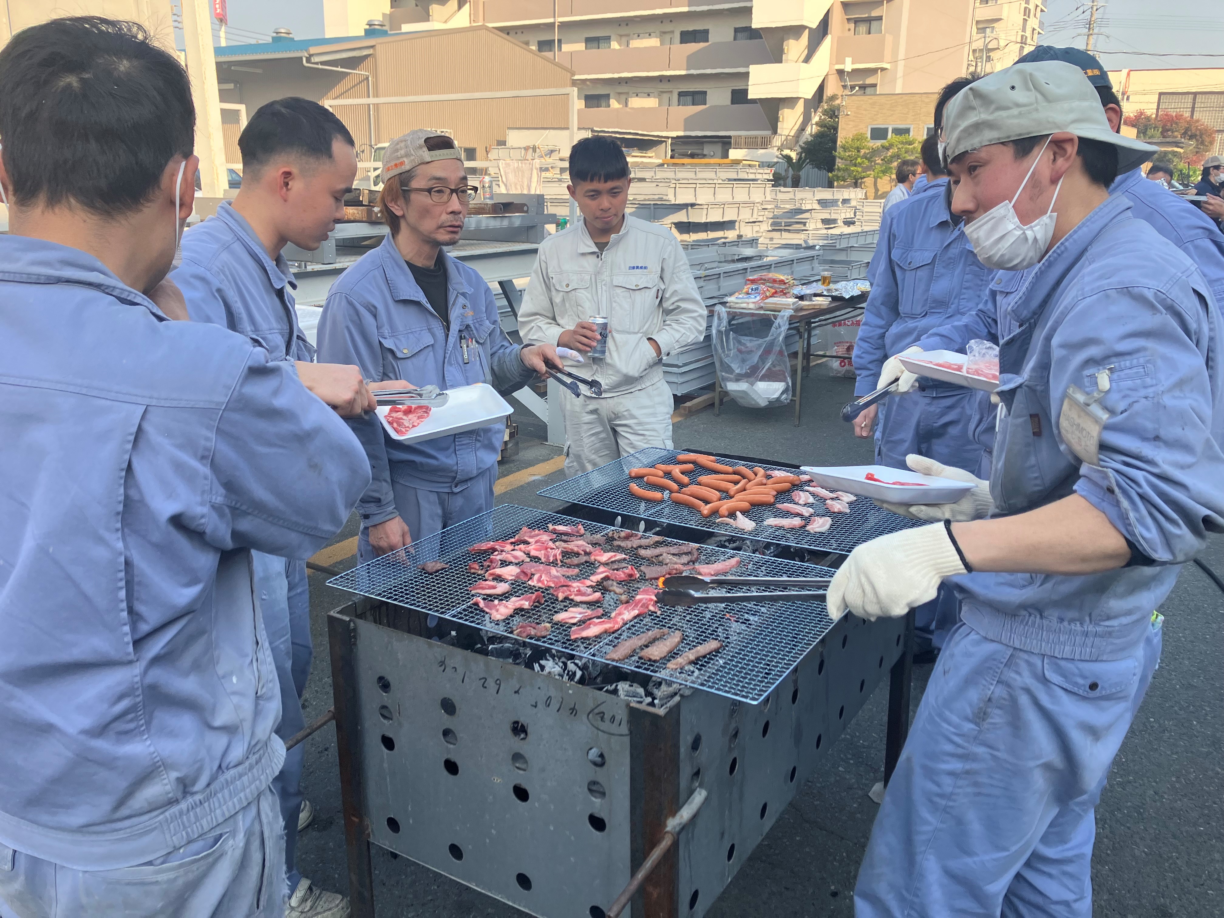 本社工場にて新入社員歓迎BBQ