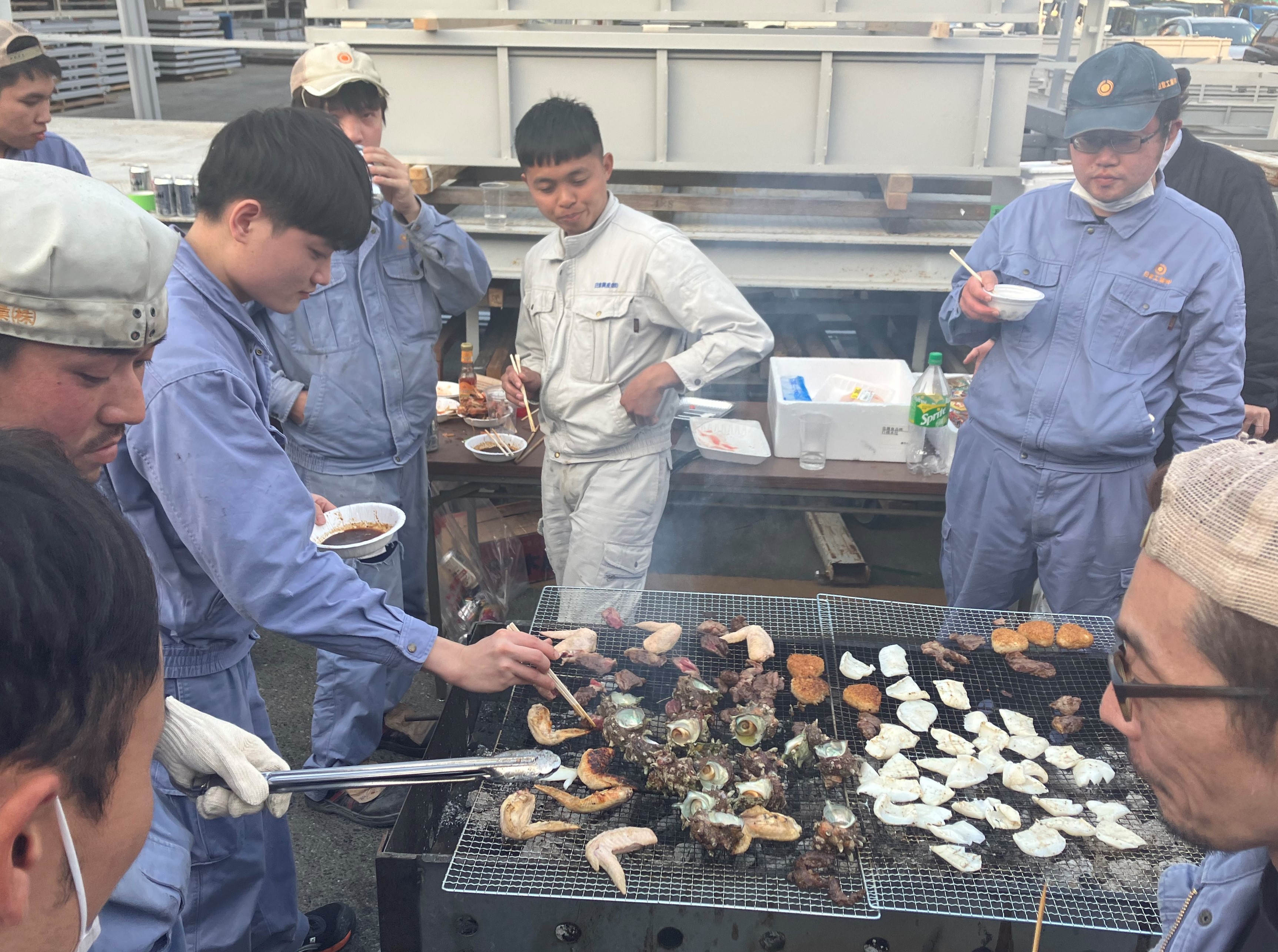 本社工場にて新入社員歓迎BBQ